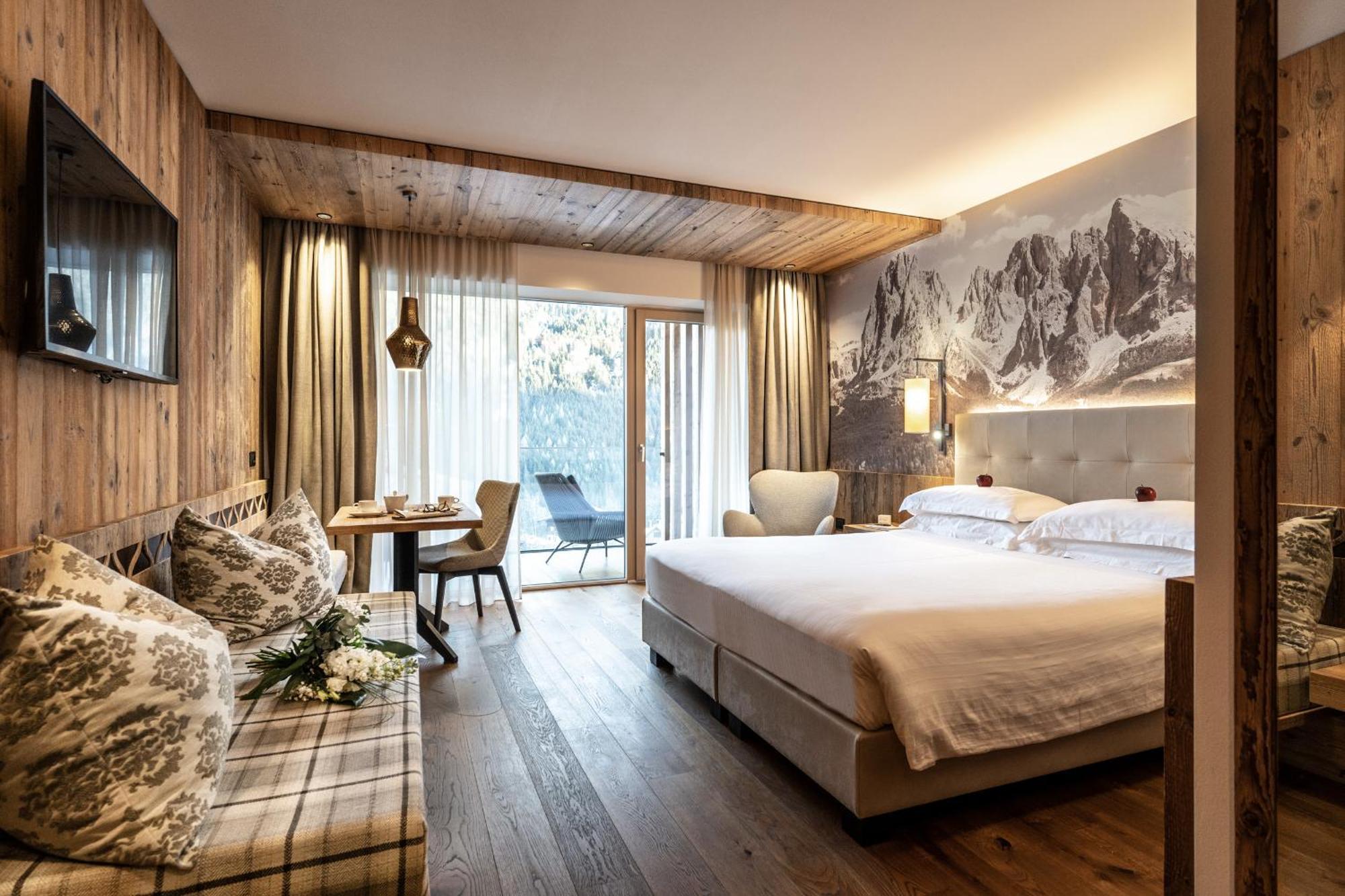 Ciampedie Luxury Alpine Spa Hotel Vigo di Fassa Exterior photo