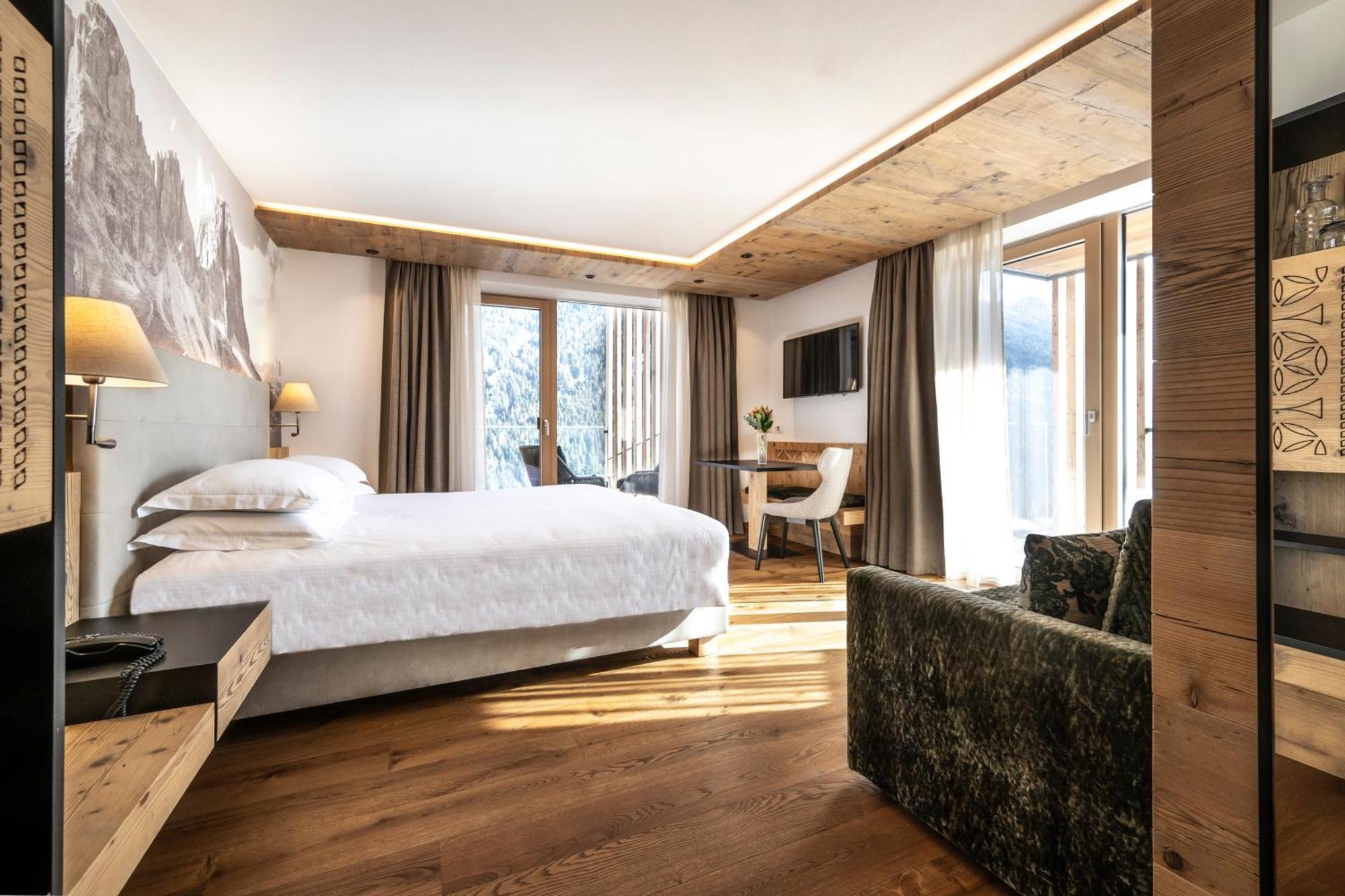 Ciampedie Luxury Alpine Spa Hotel Vigo di Fassa Exterior photo