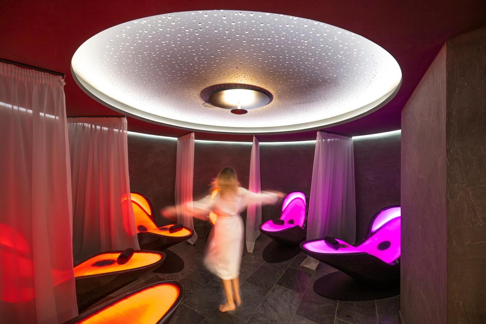 Ciampedie Luxury Alpine Spa Hotel Vigo di Fassa Exterior photo