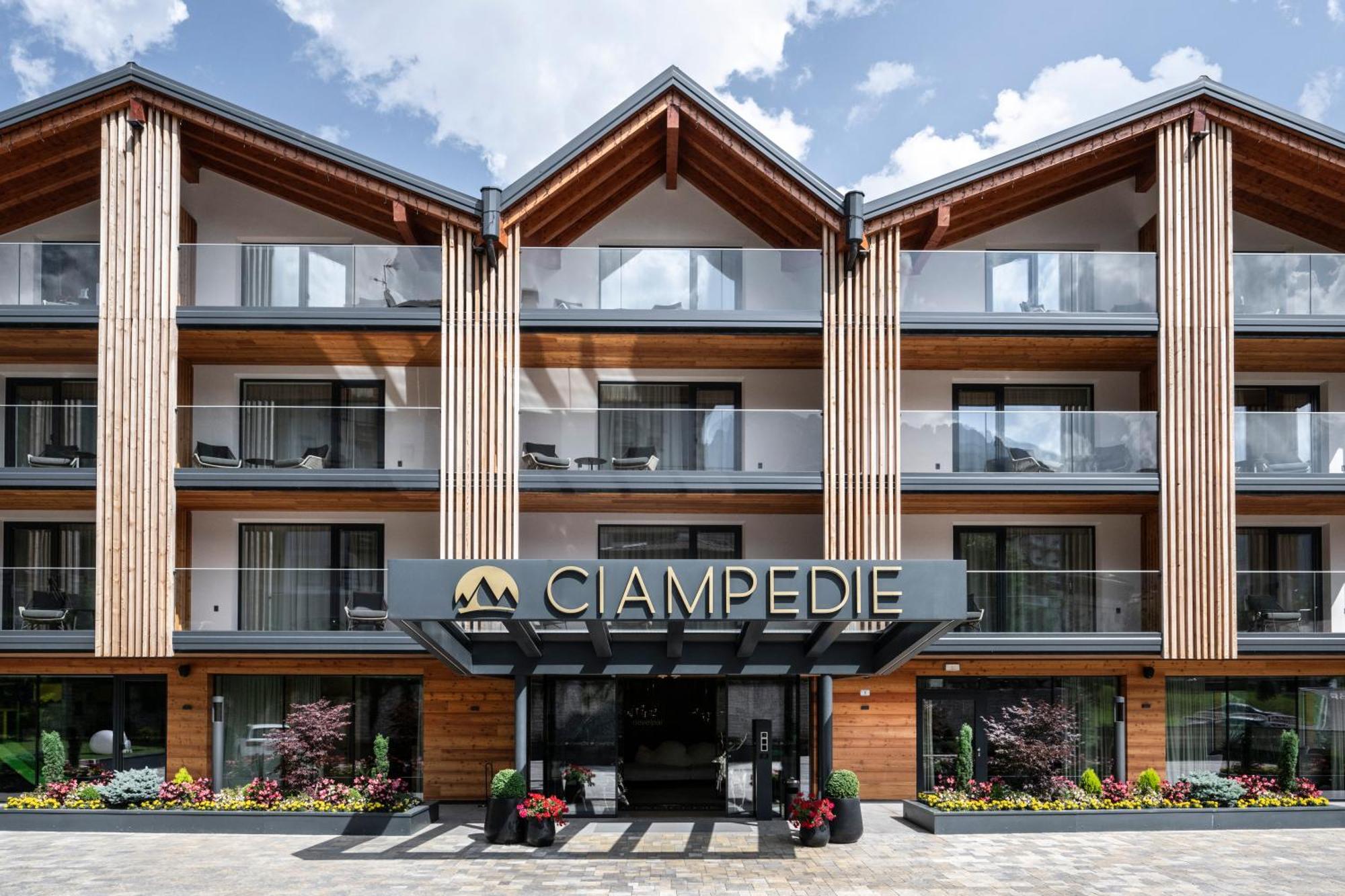 Ciampedie Luxury Alpine Spa Hotel Vigo di Fassa Exterior photo