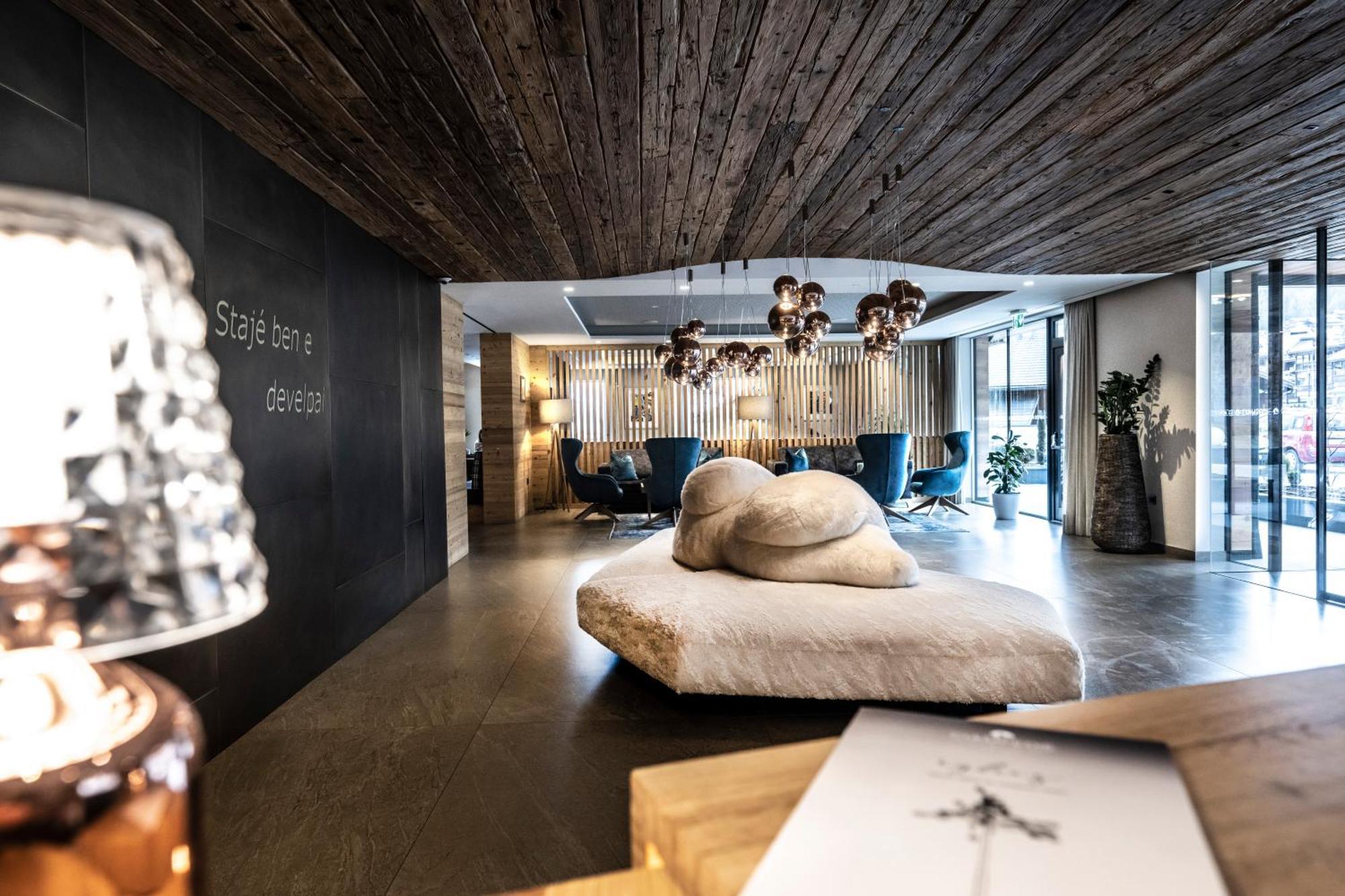 Ciampedie Luxury Alpine Spa Hotel Vigo di Fassa Exterior photo