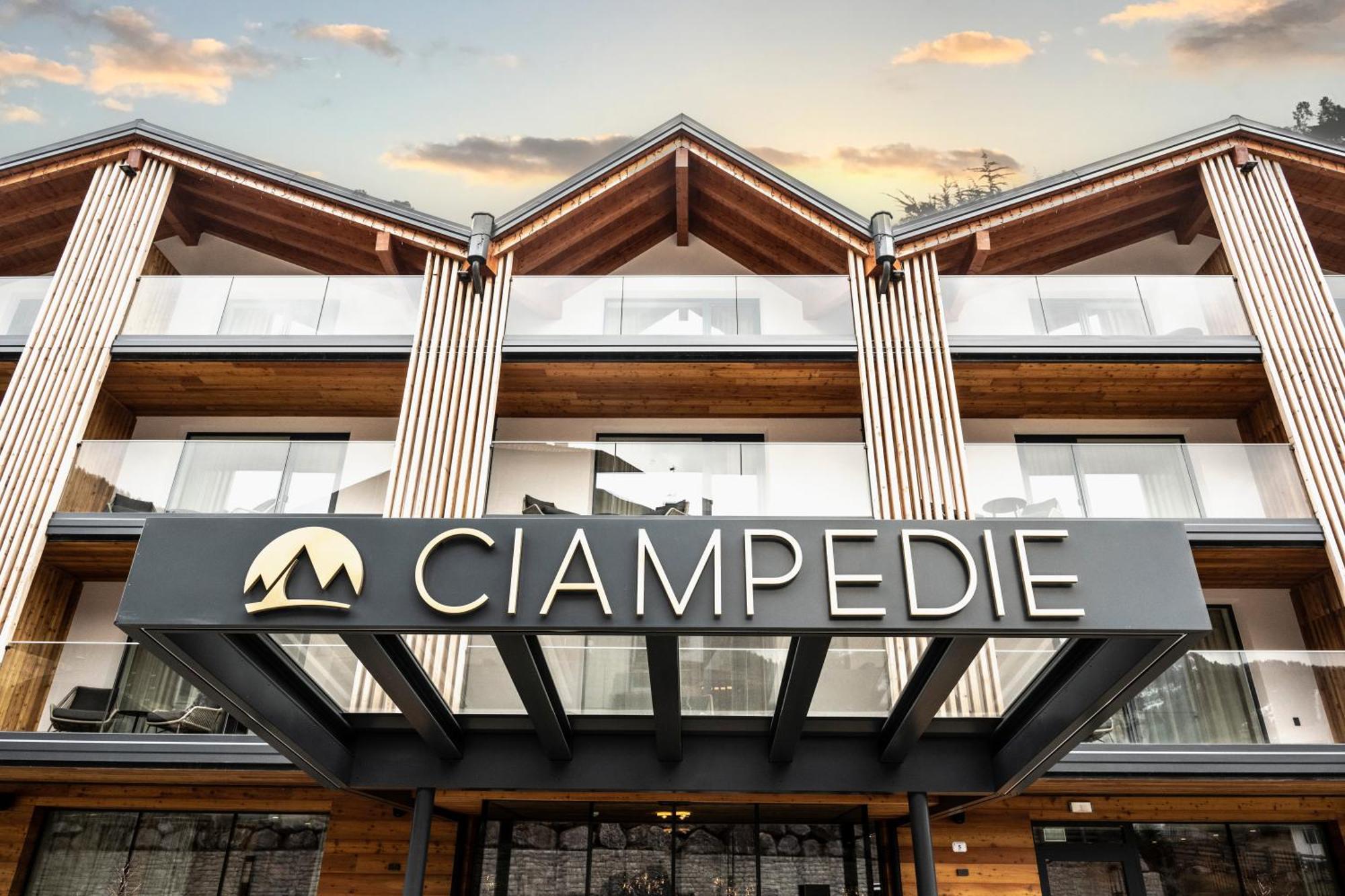 Ciampedie Luxury Alpine Spa Hotel Vigo di Fassa Exterior photo
