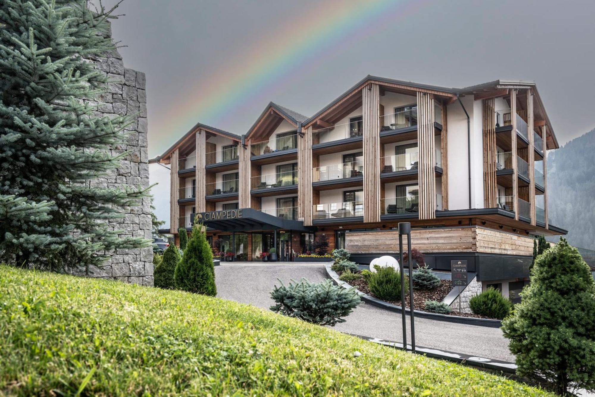Ciampedie Luxury Alpine Spa Hotel Vigo di Fassa Exterior photo