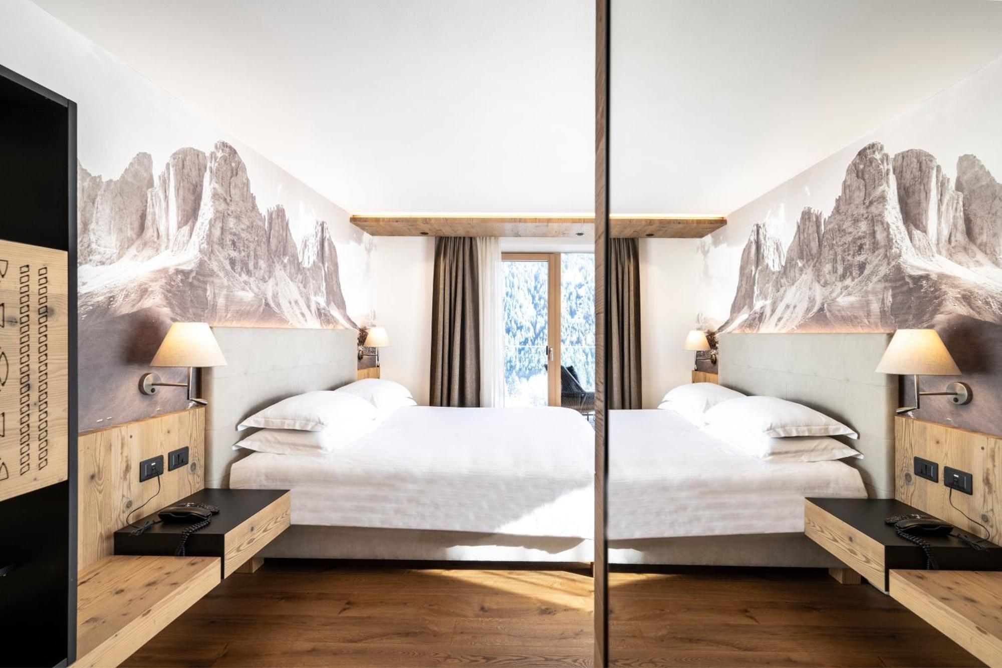 Ciampedie Luxury Alpine Spa Hotel Vigo di Fassa Exterior photo