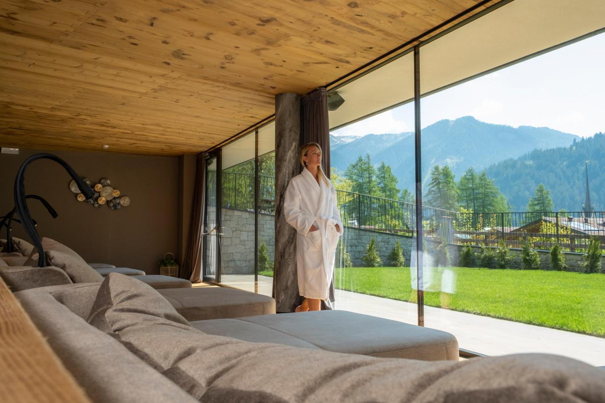 Ciampedie Luxury Alpine Spa Hotel Vigo di Fassa Exterior photo