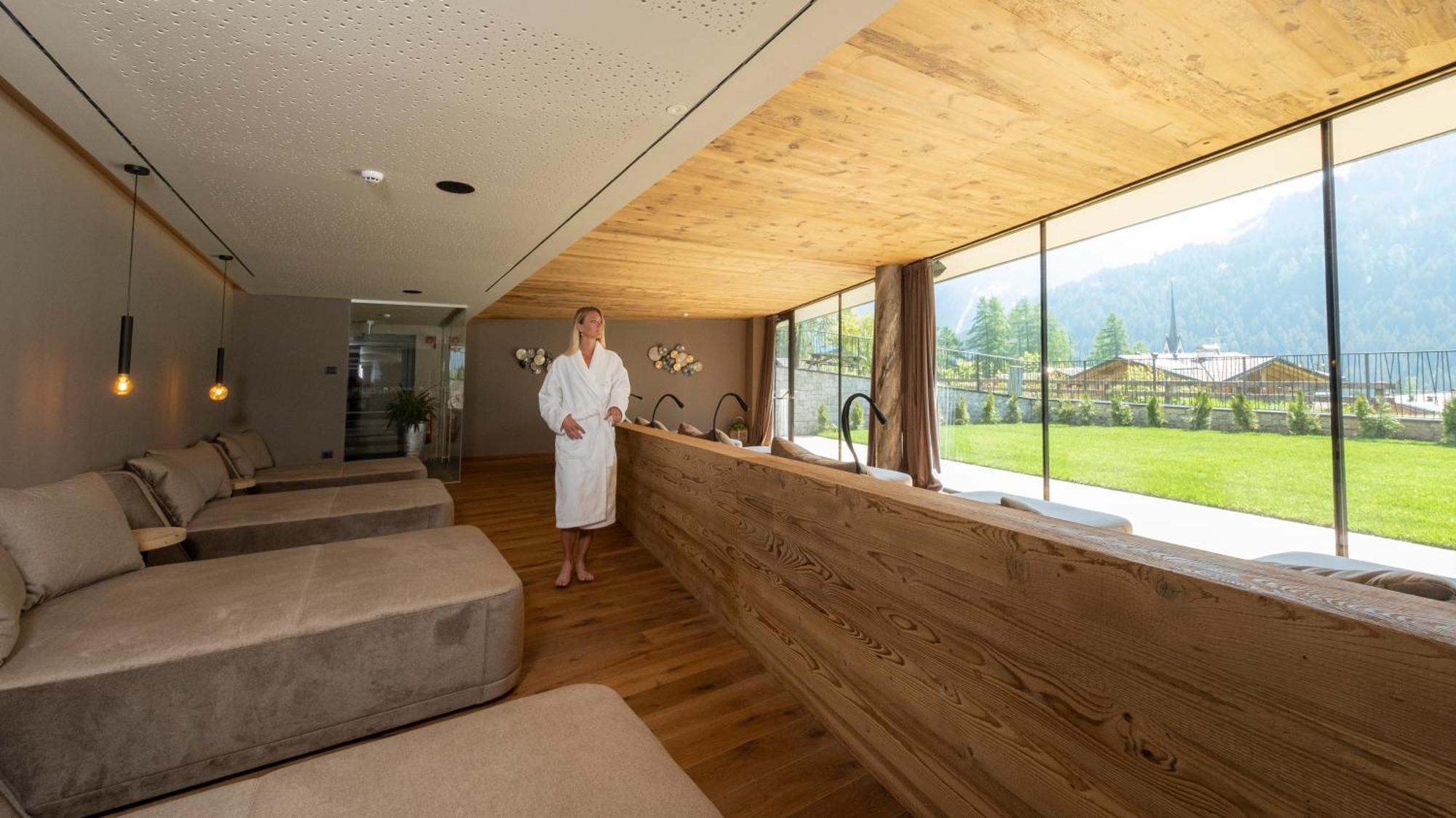 Ciampedie Luxury Alpine Spa Hotel Vigo di Fassa Exterior photo