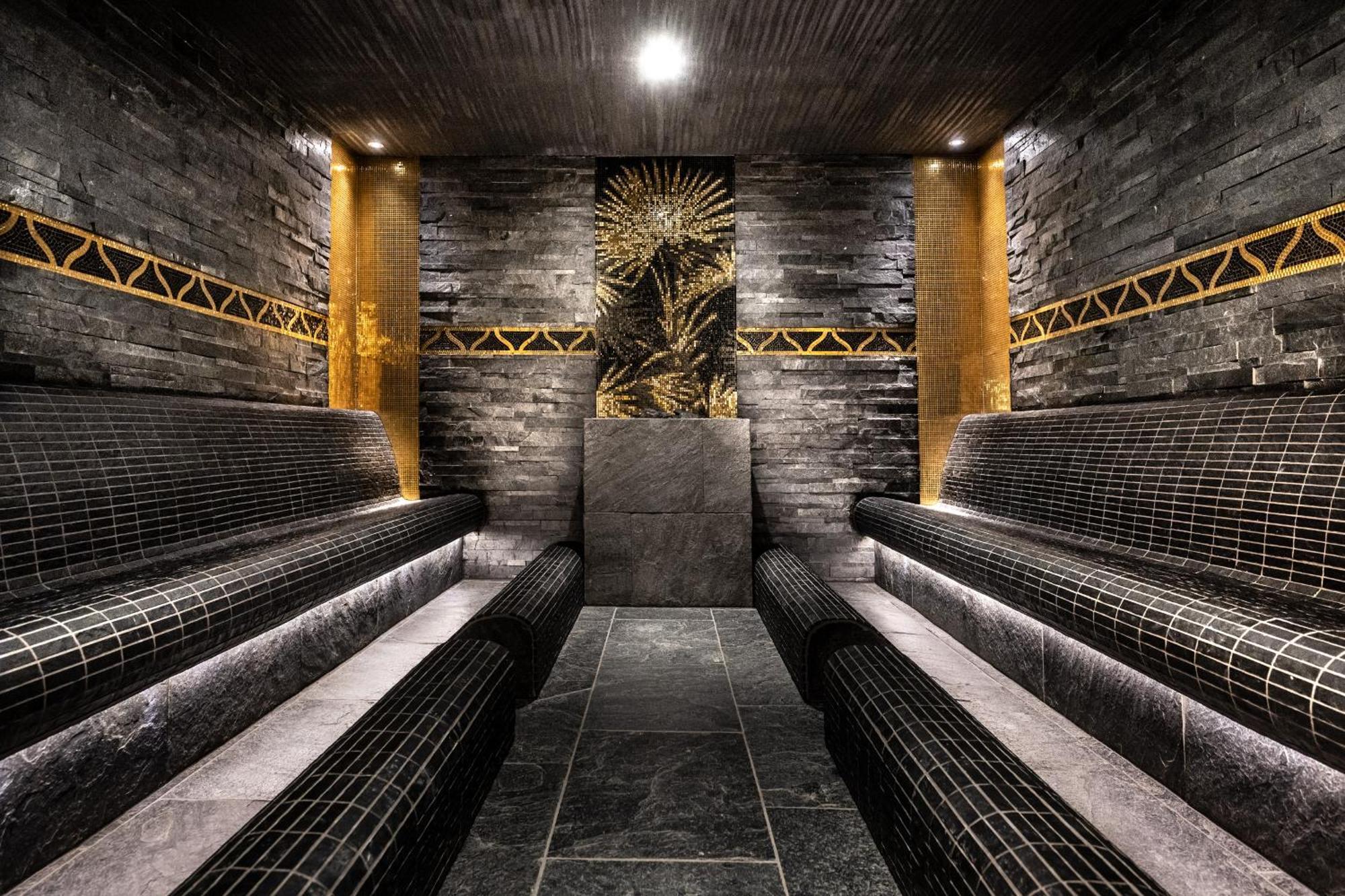 Ciampedie Luxury Alpine Spa Hotel Vigo di Fassa Exterior photo