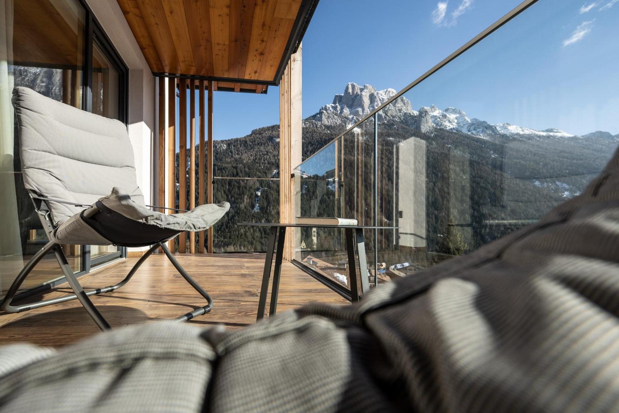 Ciampedie Luxury Alpine Spa Hotel Vigo di Fassa Exterior photo